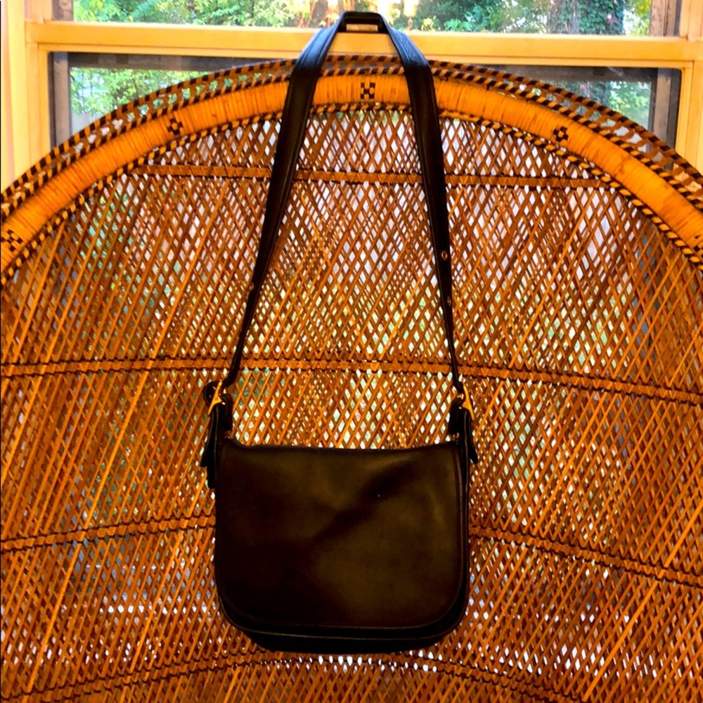 VINTAGE COACH 9951 PATRICIA LEGACY CROSSBODY BAG